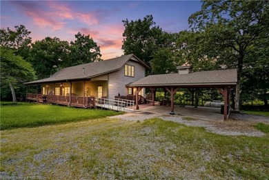 Only a few miles to Burnt Cabin Marina! Beautiful home secluded - photo 3