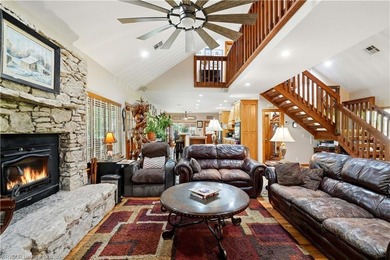 Only a few miles to Burnt Cabin Marina! Beautiful home secluded - photo 7