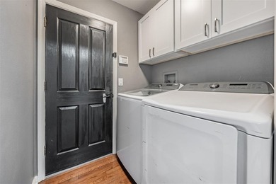 Welcome to this beautifully maintained 4 bedroom, 2 bathroom - photo 8