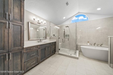 An extraordinary, completely remodeled residence on the Par 5 - photo 20
