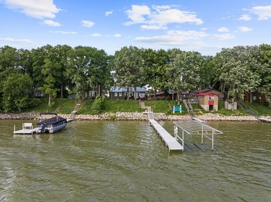 Lake life just got a whole lot sweeter! This adorable, turnkey - photo 1