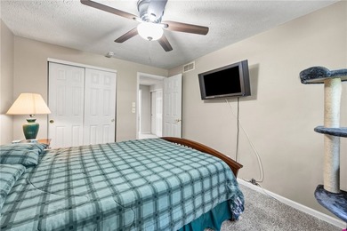 Welcome to this beautifully maintained townhome, which offers - photo 22