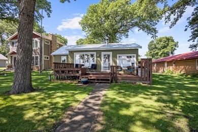 Lake life just got a whole lot sweeter! This adorable, turnkey - photo 3