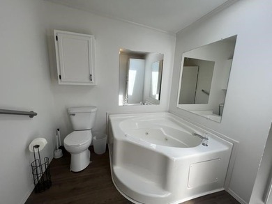 Rare opportunity to get over 600 ft of water frontage and 8 .5 - photo 28