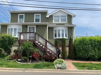 A stunning, fully renovated, move-in-ready raised Colonial on a - photo 1