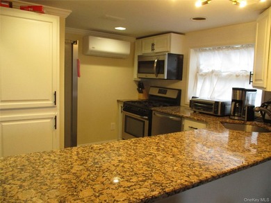A stunning, fully renovated, move-in-ready raised Colonial on a - photo 5