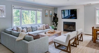 Discover an exceptional offering in the Hamptons-this - photo 4