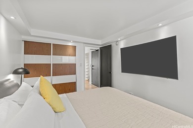 Extra larger unit with premier custom remodeled. 100% insured - photo 12