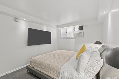 Extra larger unit with premier custom remodeled. 100% insured - photo 13