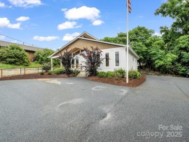 Immaculate office building on 147 E Court St Rutherfordton, NC