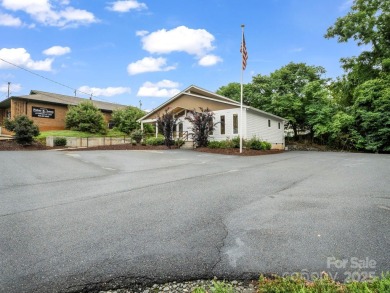 Immaculate office building on 147 E Court St Rutherfordton, NC
