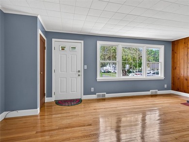 Welcome to 319 Windsor Rd in Greece! This charming Cape Cod - photo 3