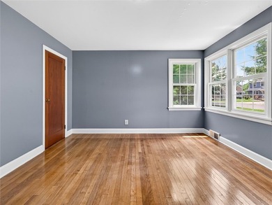 Welcome to 319 Windsor Rd in Greece! This charming Cape Cod - photo 5