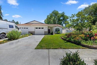 Rare opportunity to own a single-level townhome in Boise's - photo 1