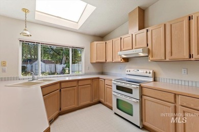 Rare opportunity to own a single-level townhome in Boise's - photo 10