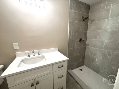 Stunningly renovated golf course home in the highly sought-after - photo 19