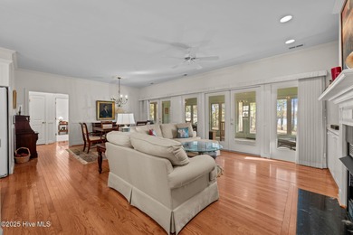 Beautiful 3-bedroom, 3-bath WATERFRONT home on two wooded lots - photo 20
