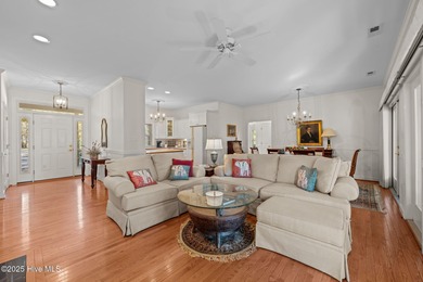 Beautiful 3-bedroom, 3-bath WATERFRONT home on two wooded lots - photo 21
