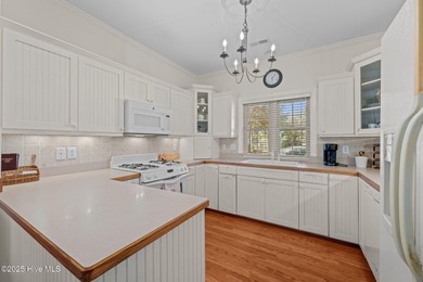 Beautiful 3-bedroom, 3-bath WATERFRONT home on two wooded lots - photo 23