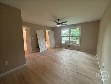Stunningly renovated golf course home in the highly sought-after - photo 26