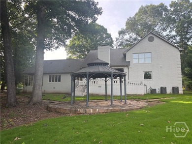 Stunningly renovated golf course home in the highly sought-after - photo 29