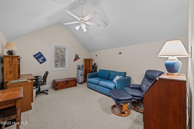 Beautiful 3-bedroom, 3-bath WATERFRONT home on two wooded lots - photo 38