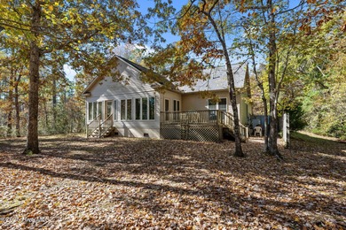 Beautiful 3-bedroom, 3-bath WATERFRONT home on two wooded lots - photo 41