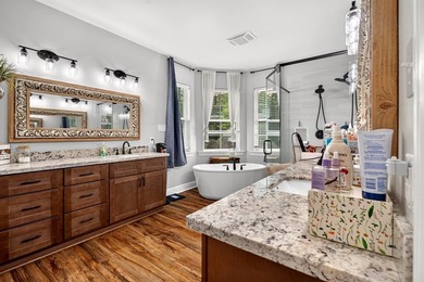 Custom-built and only 4 years young, this exceptional 5-bedroom - photo 43