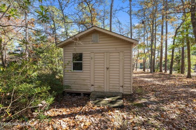 Beautiful 3-bedroom, 3-bath WATERFRONT home on two wooded lots - photo 44