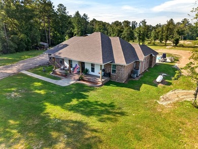 Custom-built and only 4 years young, this exceptional 5-bedroom - photo 48