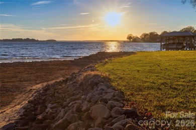 Extraordinary opportunity to secure 1.039 acres on Lake Norman - photo 2