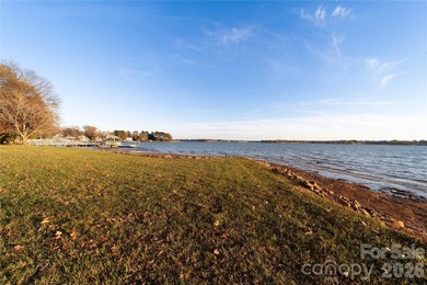 Extraordinary opportunity to secure 1.039 acres on Lake Norman - photo 4