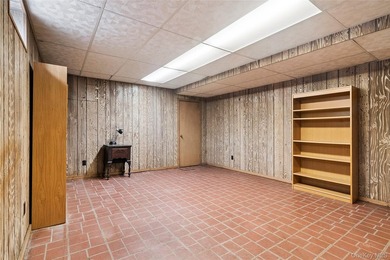 Welcome to this well-maintained semi-attached home, beautifully - photo 12