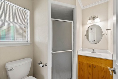 Come see what this charming 4-bedroom, 2-bathroom Bayside Home - photo 14