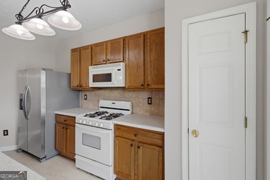 Welcome to this townhome located in the desirable Tidewater - photo 17