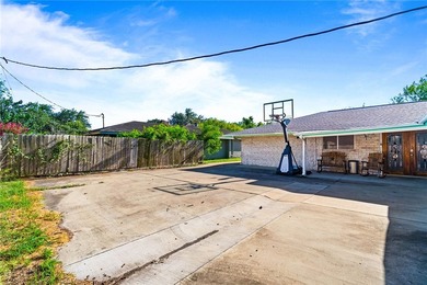 Come see what this charming 4-bedroom, 2-bathroom Bayside Home - photo 21