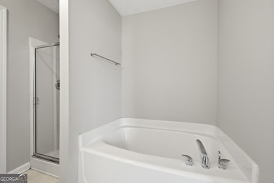 Welcome to this townhome located in the desirable Tidewater - photo 35
