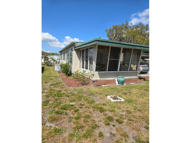 Mid Florida Lakes Area Home For Sale in Leesburg Florida