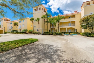 Lake Condo ActiveUnderContr in Vero Beach, Florida