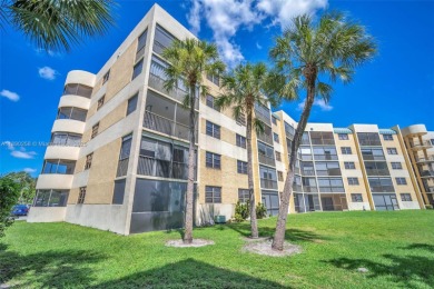 (private lake, pond, creek) Condo For Sale in Lauderhill Florida
