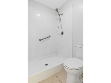 Welcome to this gorgeous, CLEAN and completely renovated - photo 22