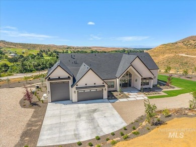Experience refined country living in this stunning single-level - photo 1