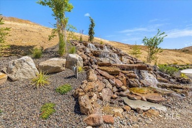 Experience refined country living in this stunning single-level - photo 3