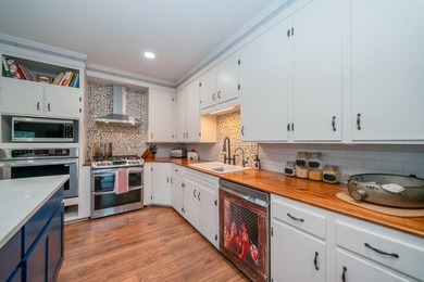 Just minutes from Lake Jacksonville, this beautifully renovated - photo 6