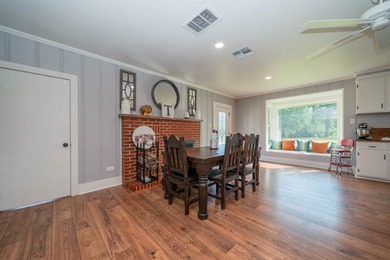 Just minutes from Lake Jacksonville, this beautifully renovated - photo 10
