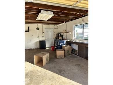 Rare owner-occupied/income property opportunity on Oregon's - photo 36