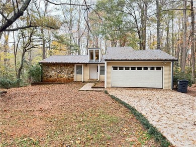 West Point Lake Home Sale Pending in Lagrange Georgia