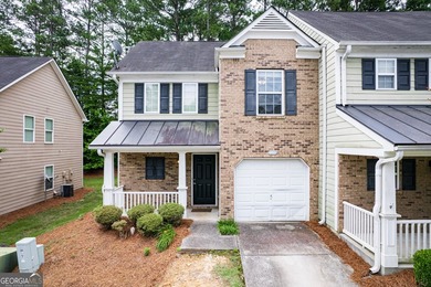 Fresh paint, move-in ready condition, and a low-maintenance - photo 1