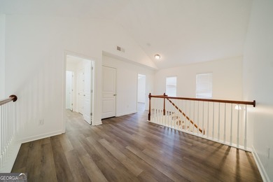 Fresh paint, move-in ready condition, and a low-maintenance - photo 7