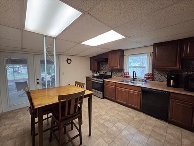 Under contract-accepting backup offers. Charming 3 bedroom, 1 - photo 11